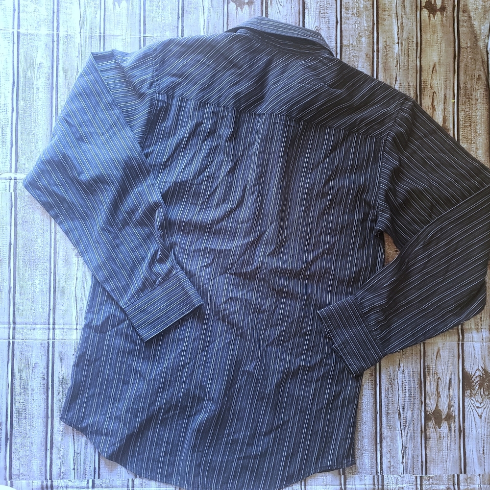 Notorious Button Down - Picture 5 of 6